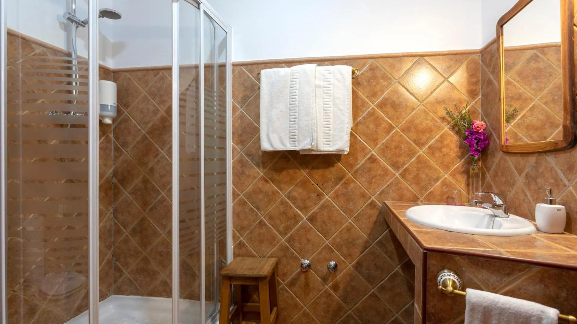 Hotel Rural Sierra Tejeda Alcaucín 2*,  España