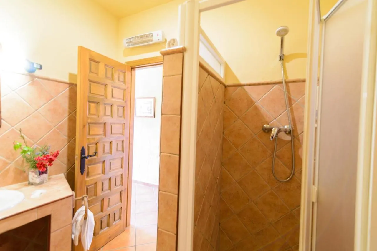 Hotel Rural Sierra Tejeda Alcaucín 2*,