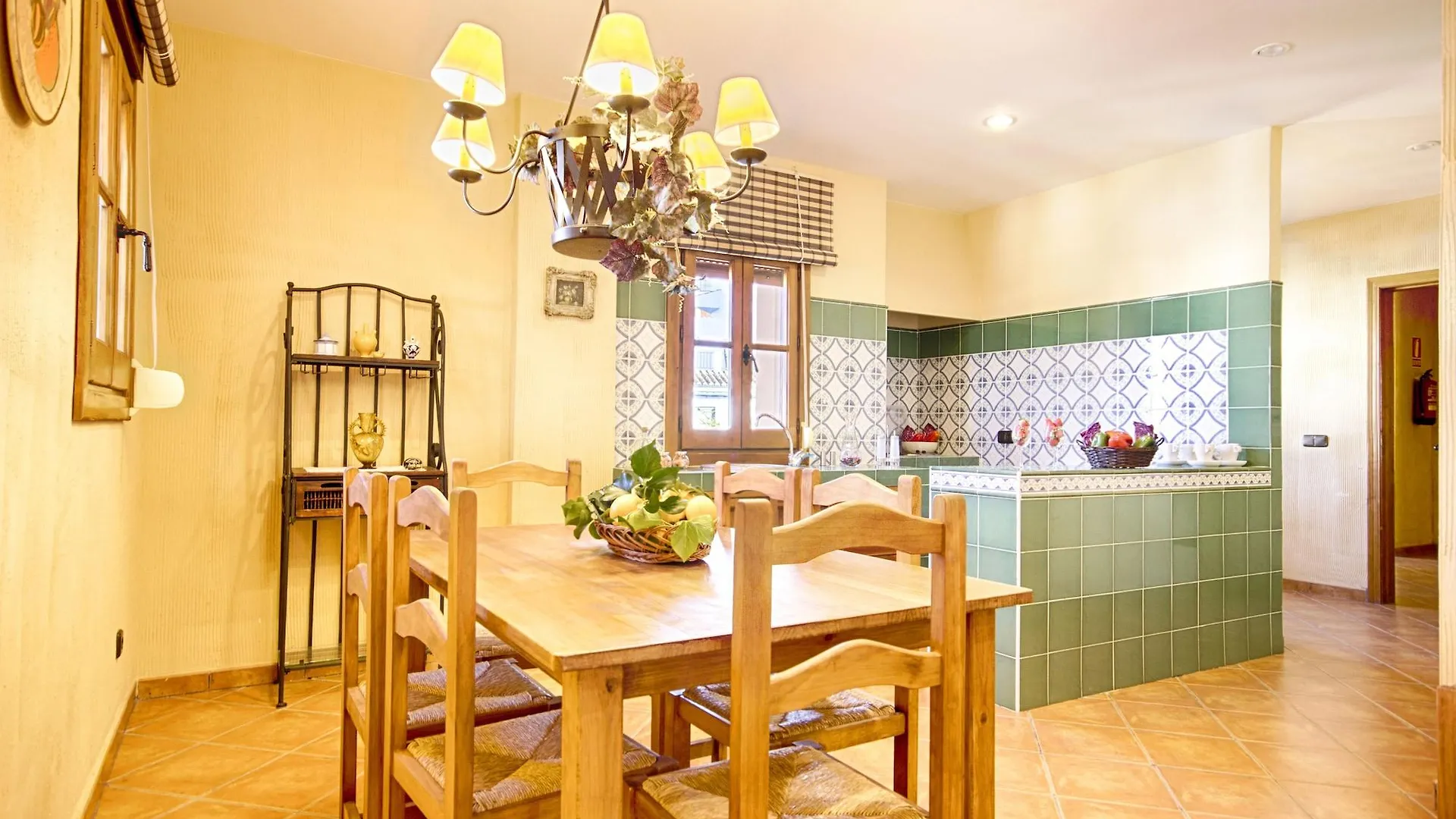 Hotel Rural Sierra Tejeda 2*, Alcaucin